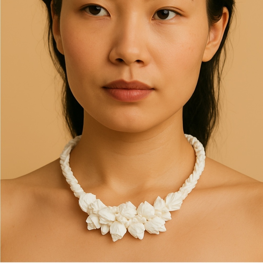 Elegant White Floral Necklace